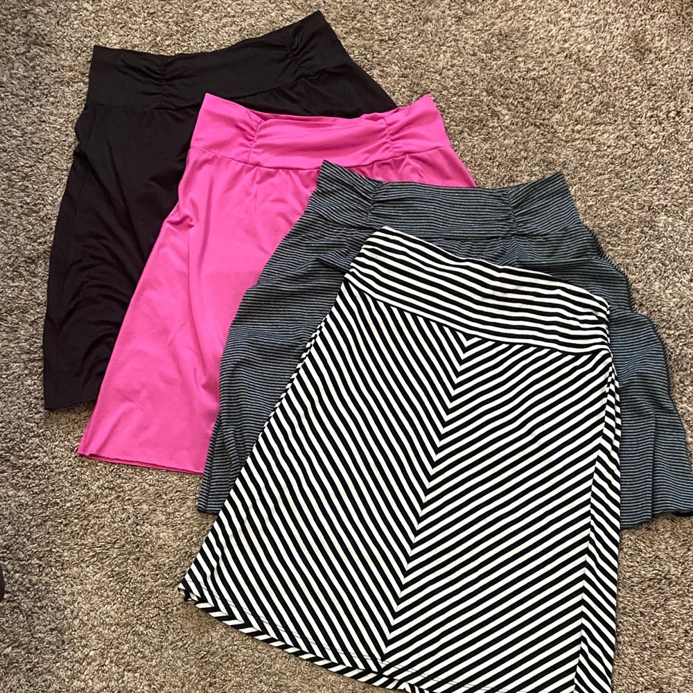 Pack of Women's Stretch Pull-On Skirts - Black, Pink, Gray, Black/White Stripe